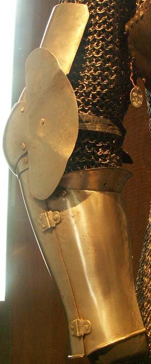 nar�czaki p�ytowe Milan 1350, Muzeum L'Armee w Pary�u